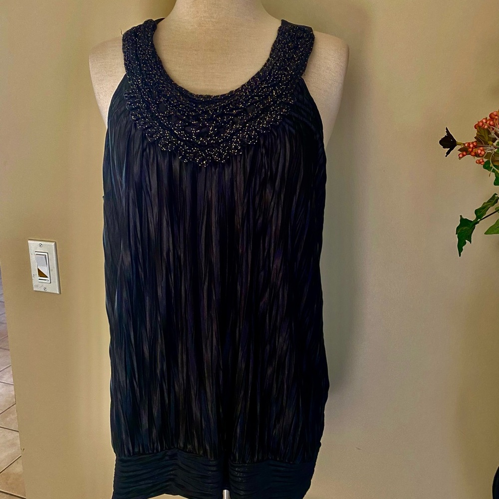 Elegant Black Sleeveless Top black and gold - Picture 3 of 6